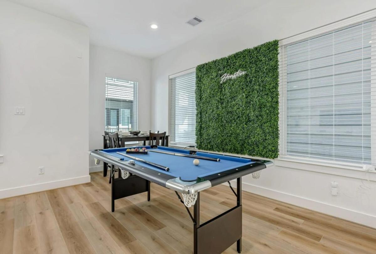 Modern 3bd Retreat I Near Hotspots I Sleeps 12 *