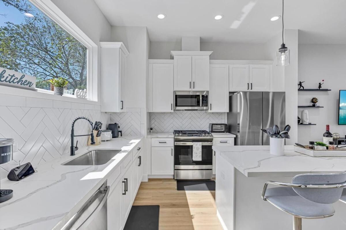 Ferienhaus Modern 3bd Retreat I Near Hotspots I Sleeps 12