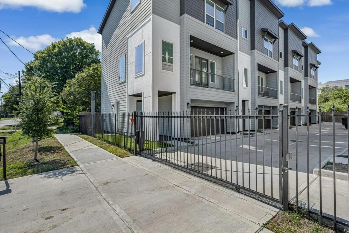 Modern 3bd Retreat I Near Hotspots I Sleeps 12
