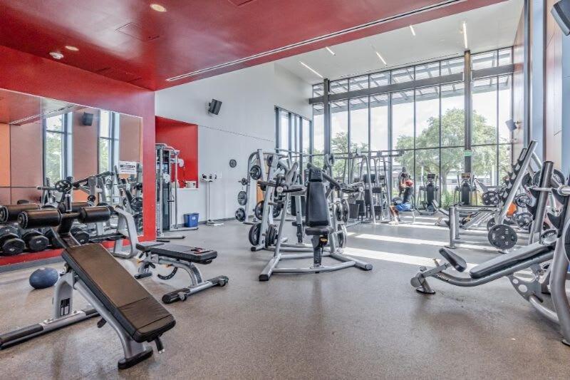 Holiday home Modern 3bd Retreat I Near Hotspots I Sleeps 12 Houston